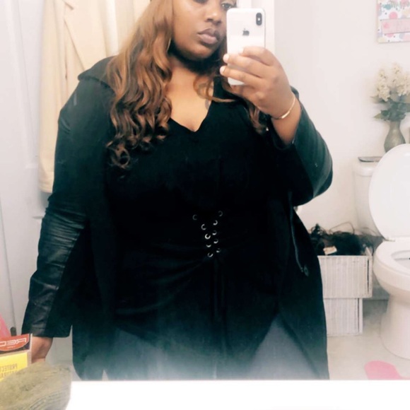 Meet your Posher, S'imone - Picture 3 of 4